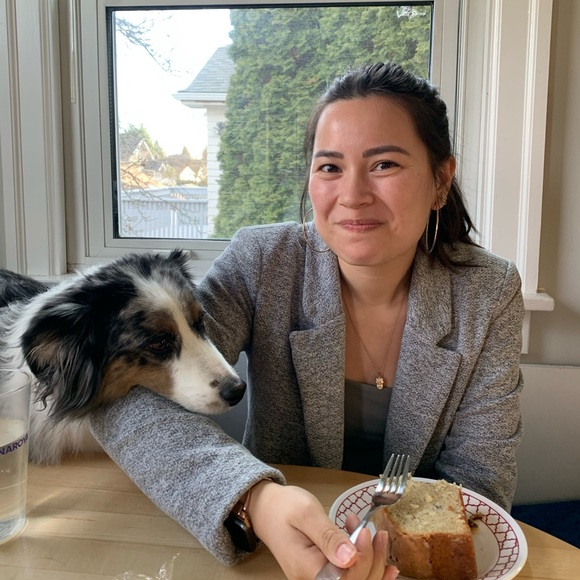 Meet your posher, Ali! 🤗 - Picture 2 of 3